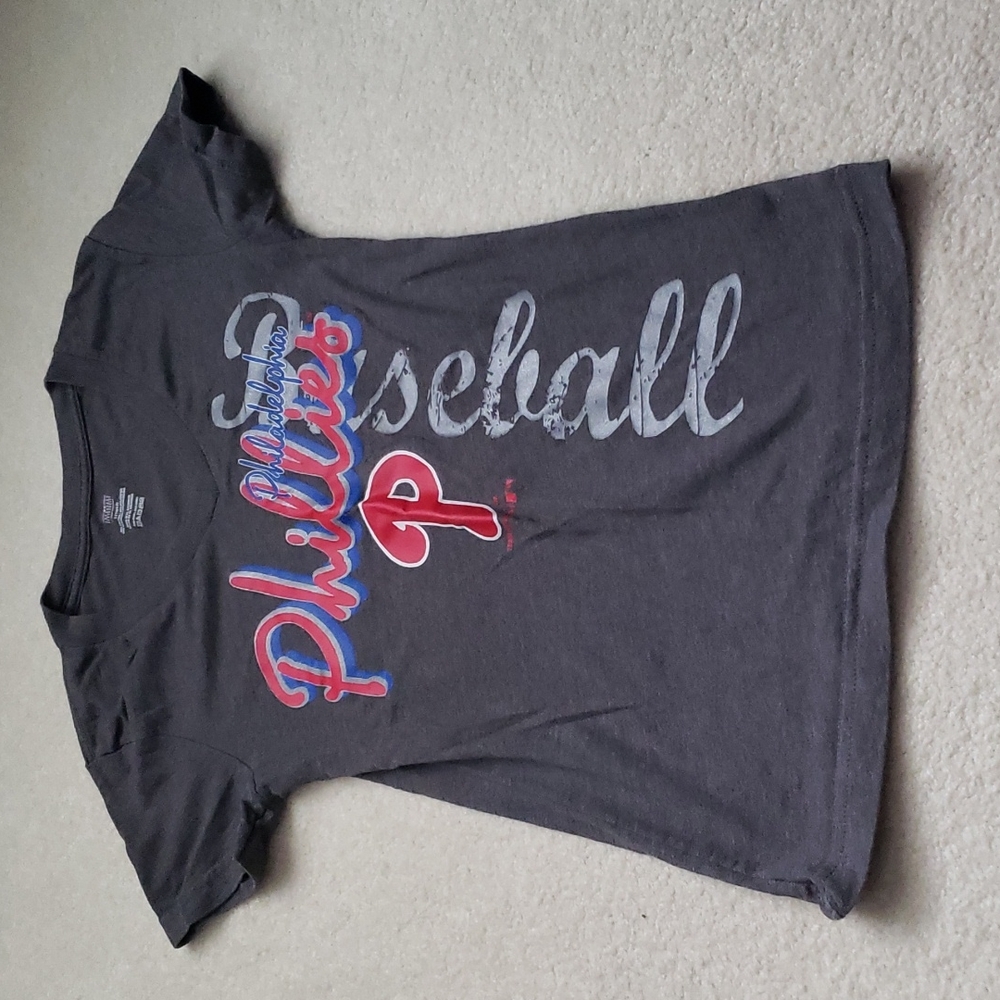 Phillies t shirt